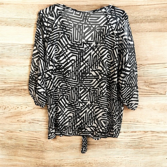 Dressbarn Blouse Top Black White Semi Sheer Cold Shoulder Plus Sz 2X - Picture 5 of 9
